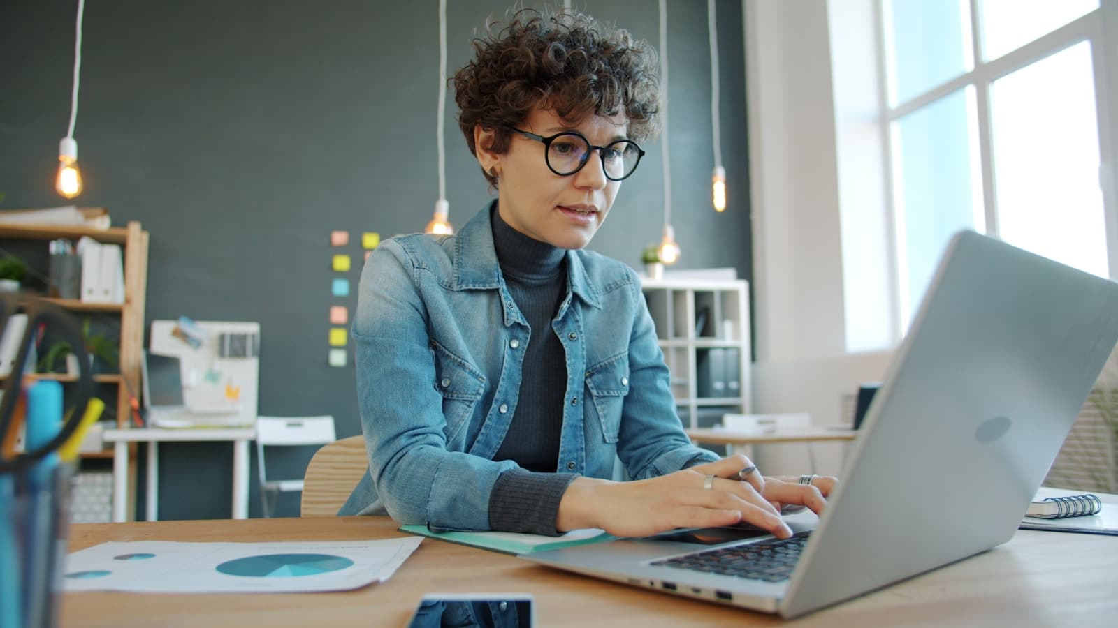Professional accessing business applications remotely on Winscloud Matrix